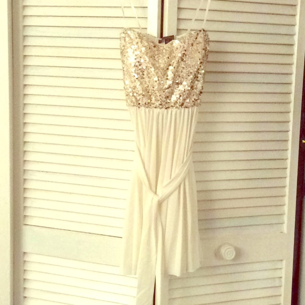 Almost Famous strapless sequined pleated dress S